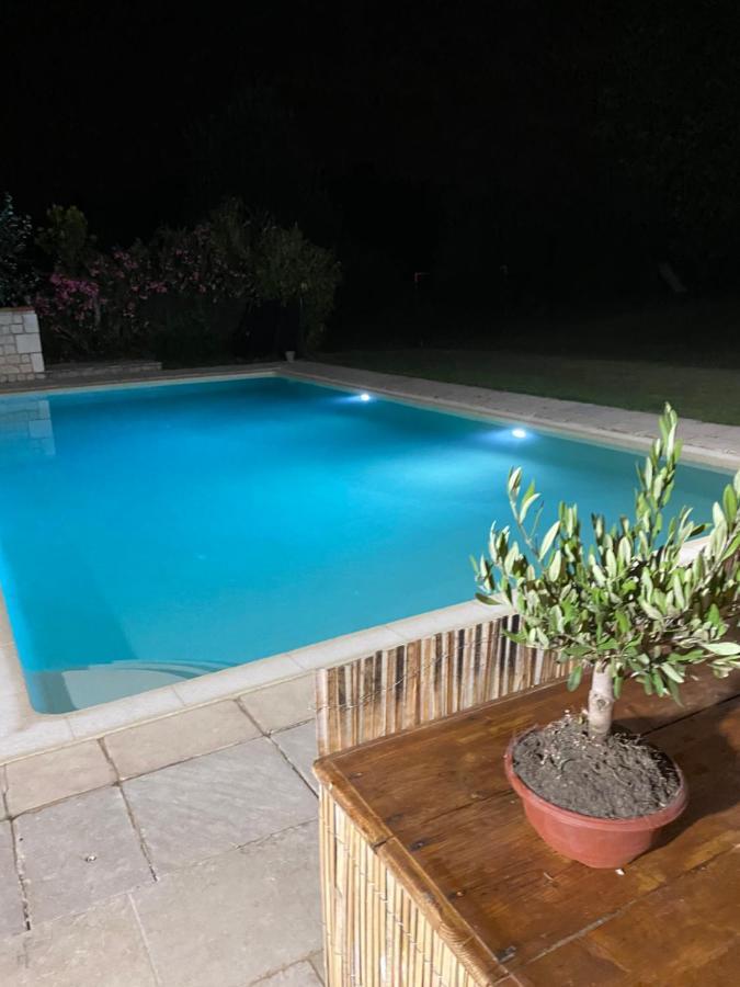 La Bastide Aixoise Avec Piscine Et Jacuzzi Prive Apartment Aix-en-Provence Exterior foto